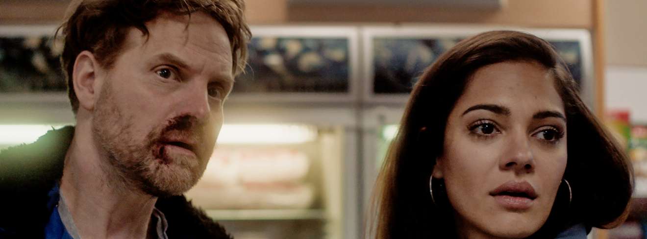 Filmwelt Verleihagentur: Beule - Olli (Janek Rieke) und seine nicht mehr ganz so geheime Geliebte Mia (Nilam Farooq) - © ELEMENT E