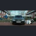 Filmwelt Verleihagentur: Beule - Olli gönnt Richards Auto ein besonderes Upgrade, während Anja und Paar-Therapeutin Frau Milewski in Deckung gehen - © ELEMENT E