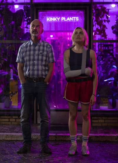 Filmwelt Verleihagentur: Sommer auf Asphalt - Kino - Les (Mala Emde) und ihr Vater Bert (Christoph Maria Herbst)